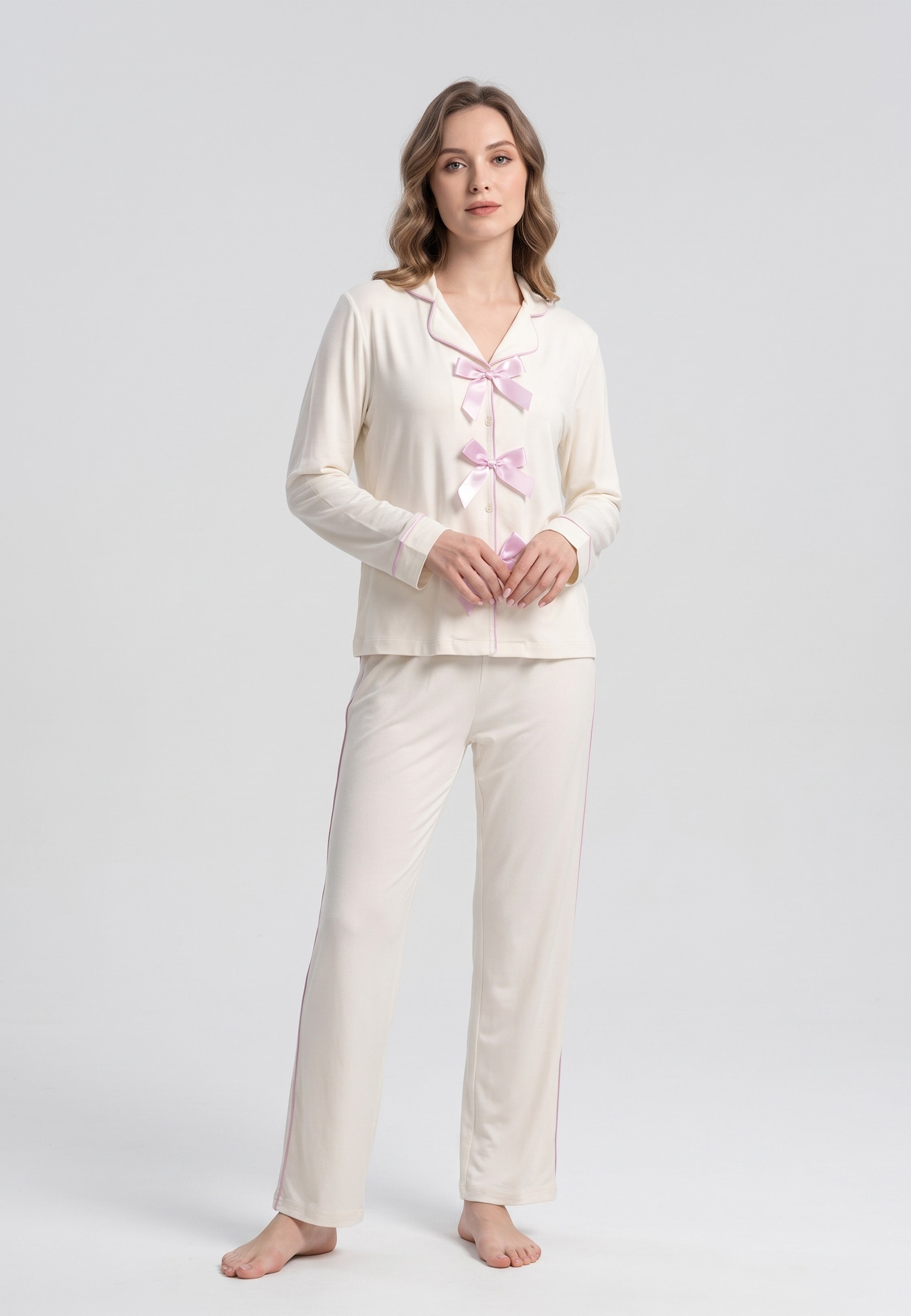 Ensemble pyjama écru à nœuds en satin rose Rosabella