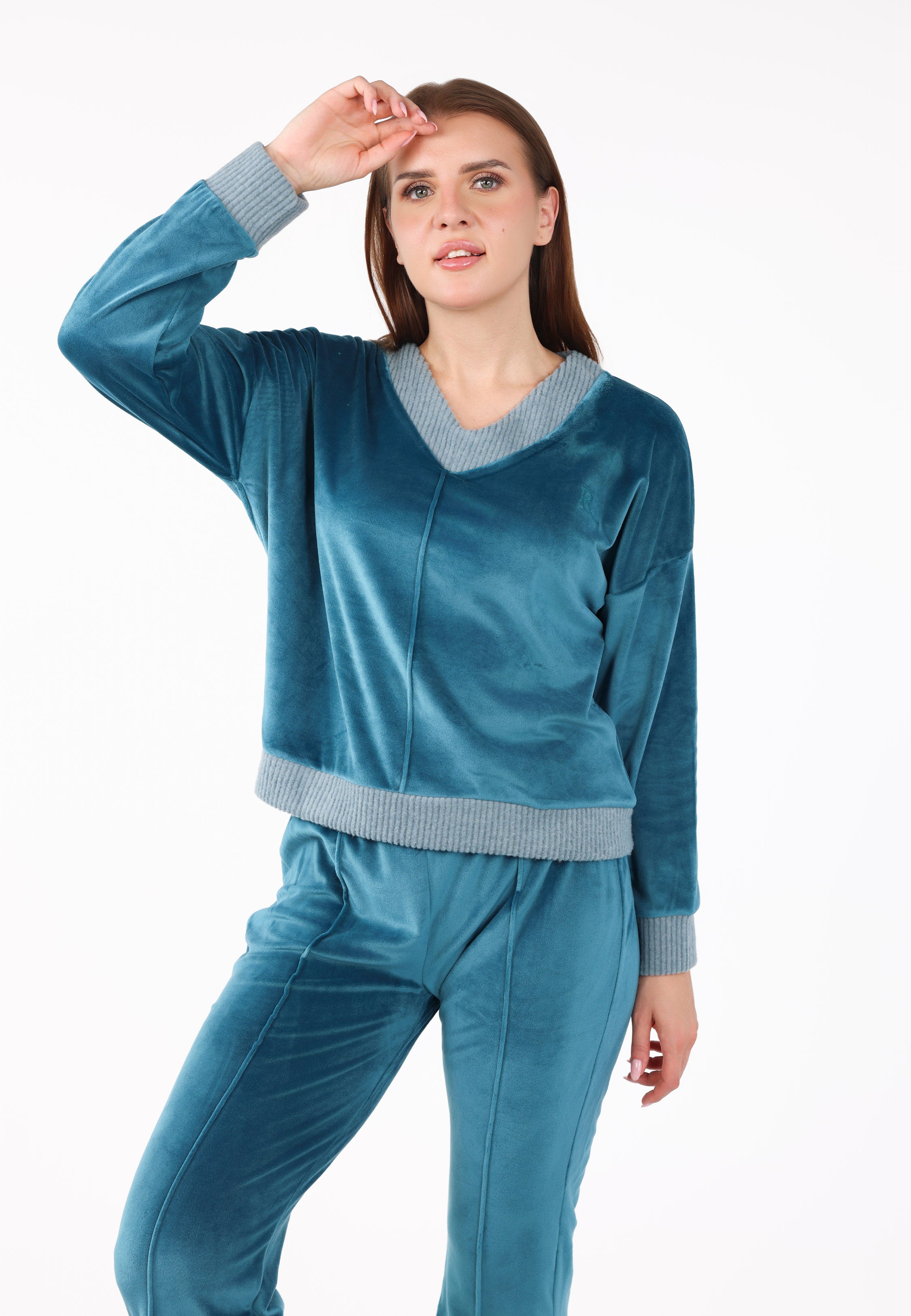 Ensemble pyjama femme en velours doux à col V