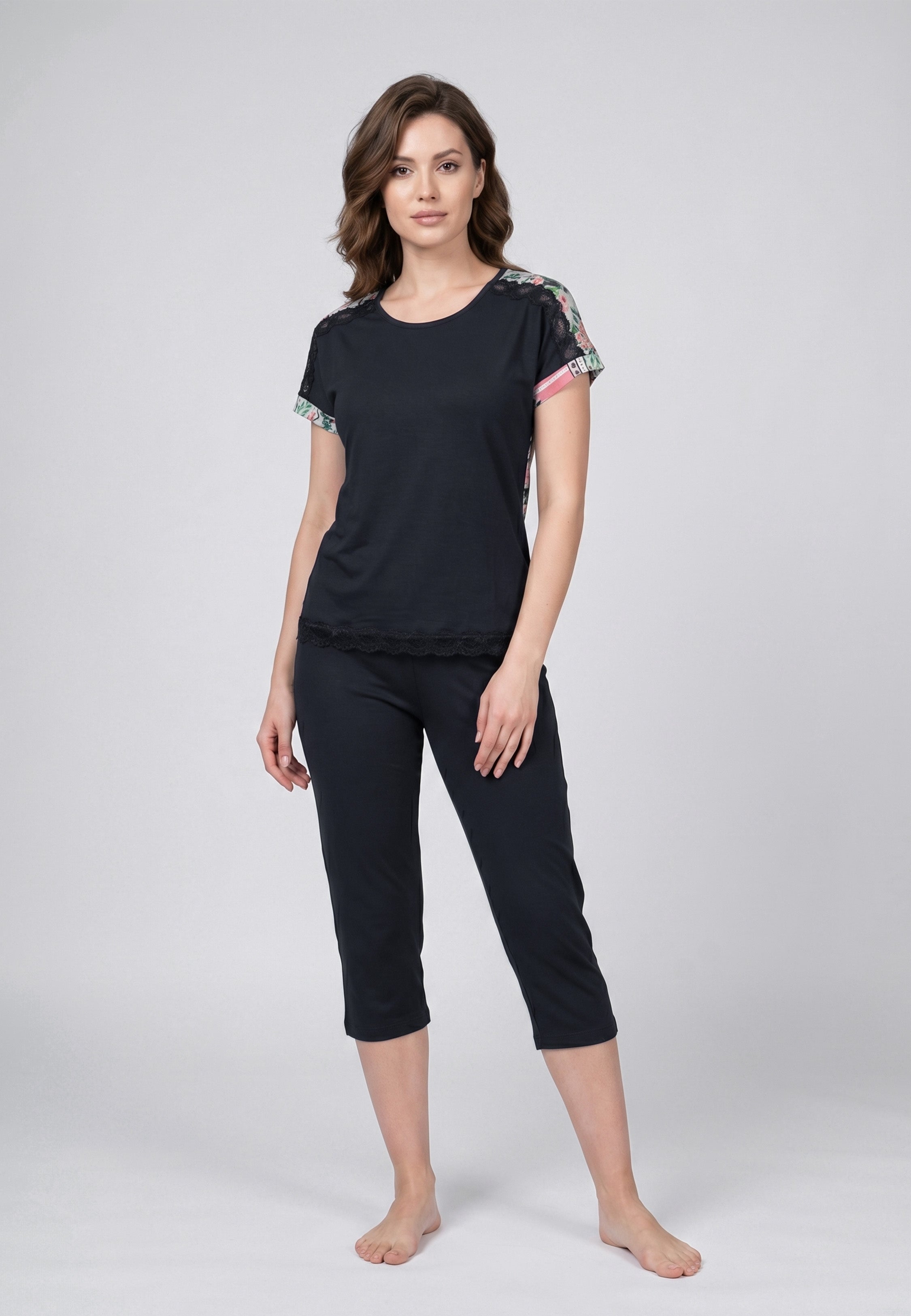 Ensemble Pyjama Femme Manches Courtes Empiècement Imprimé et Pantalon Capri