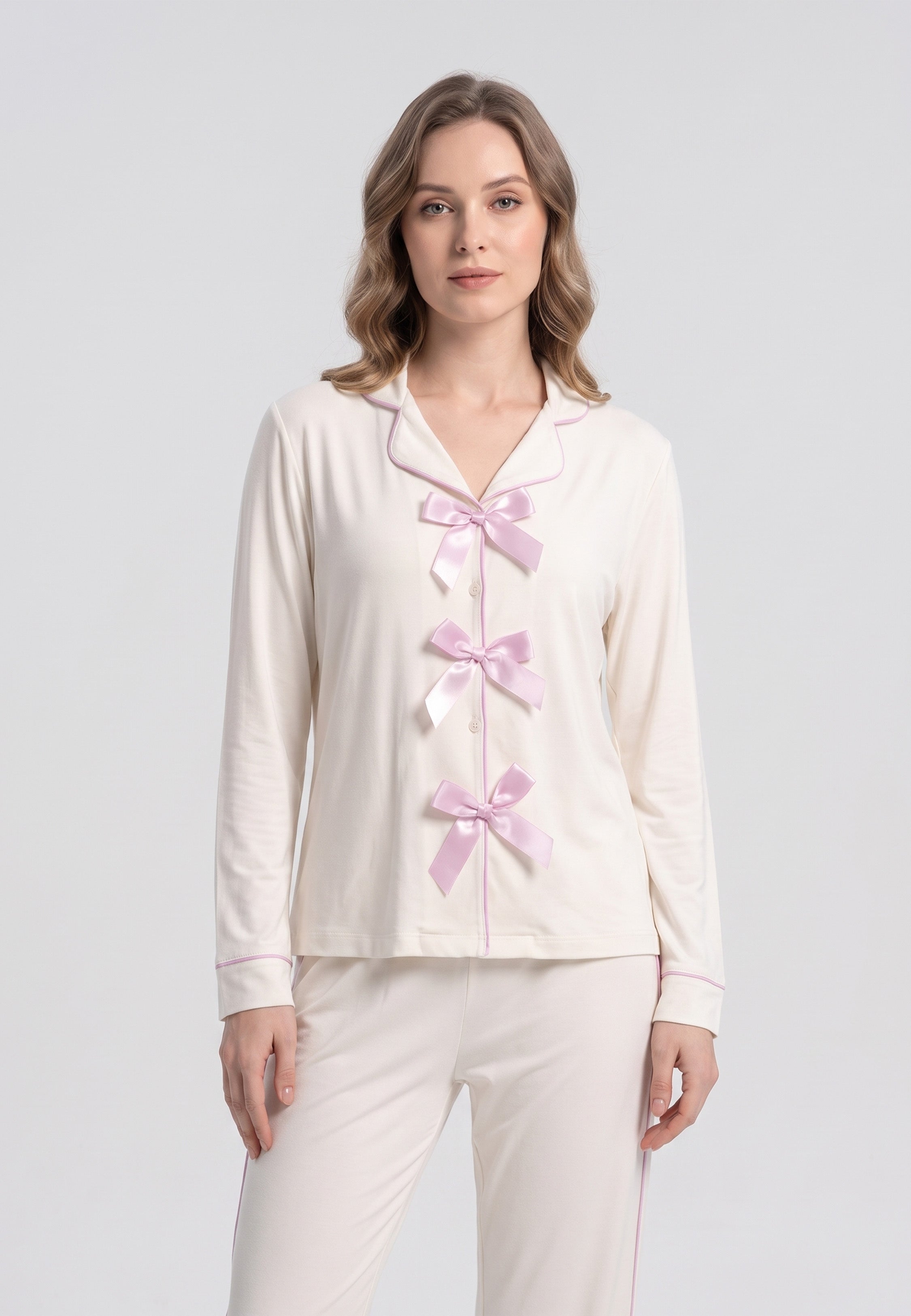 Ensemble pyjama écru à nœuds en satin rose Rosabella