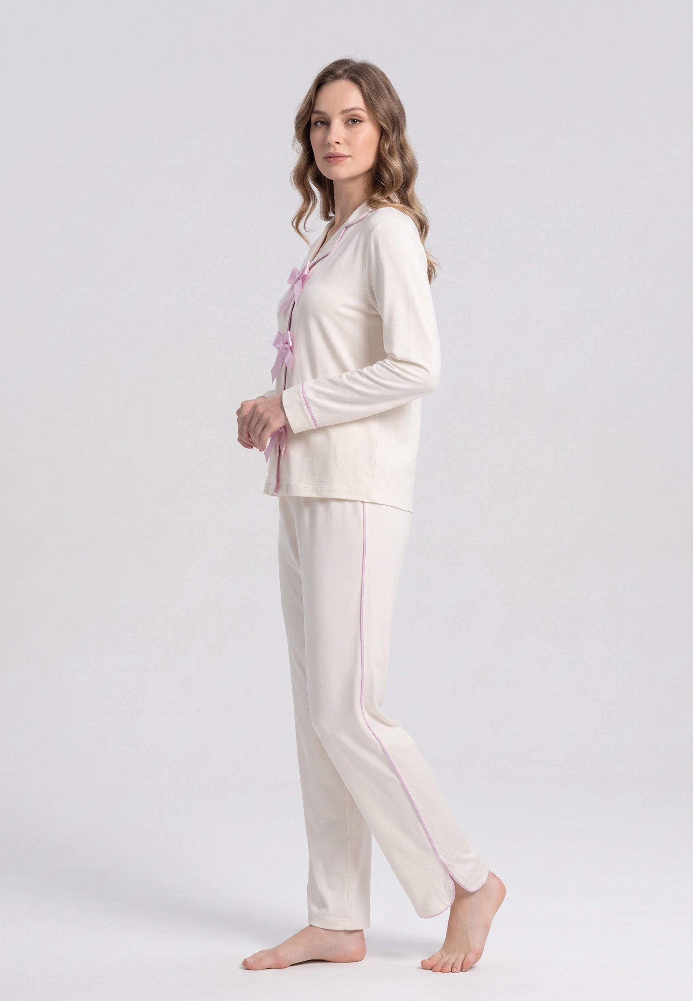 Ensemble pyjama écru à nœuds en satin rose Rosabella