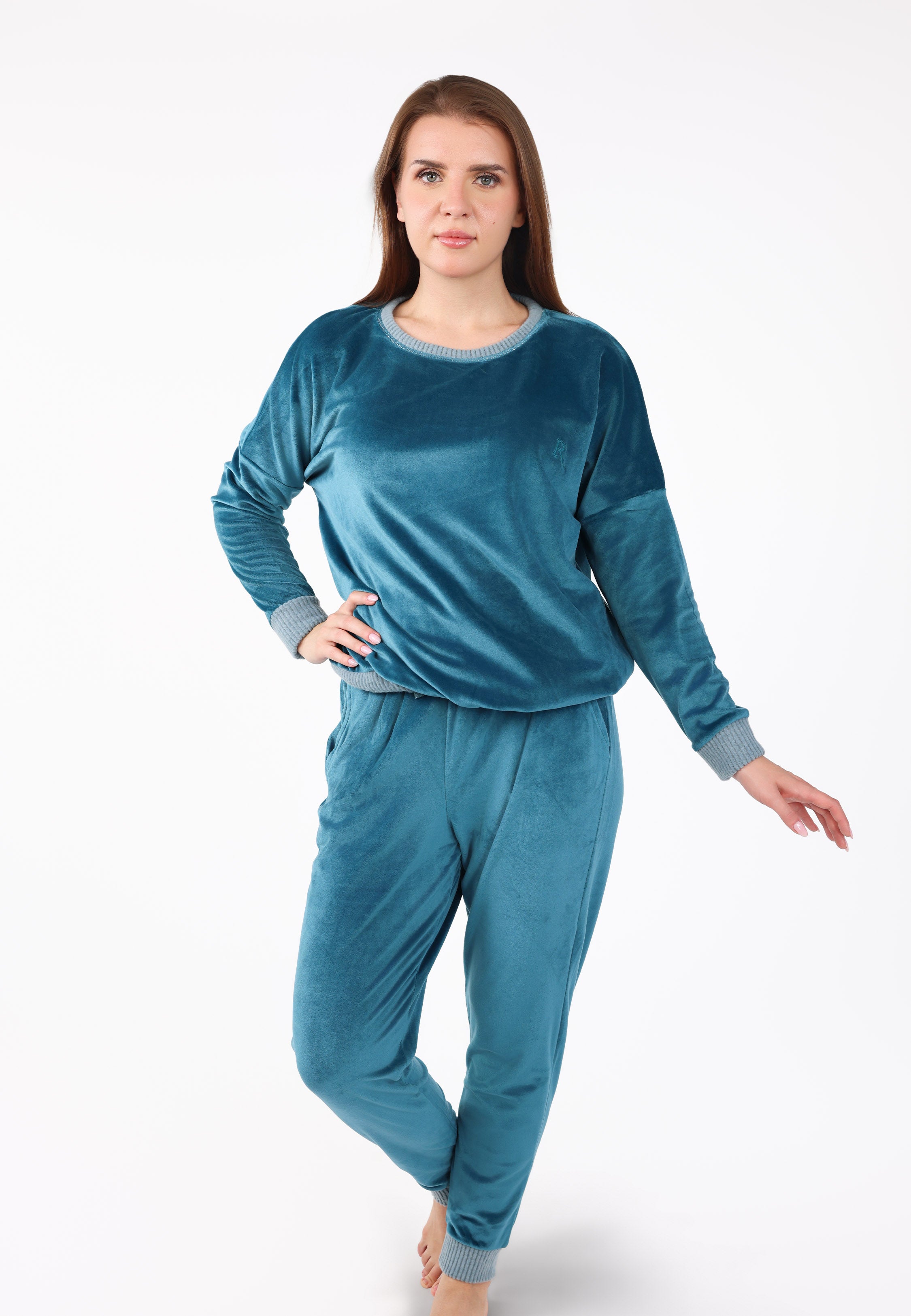Ensemble pyjama femme en velours doux à col rond