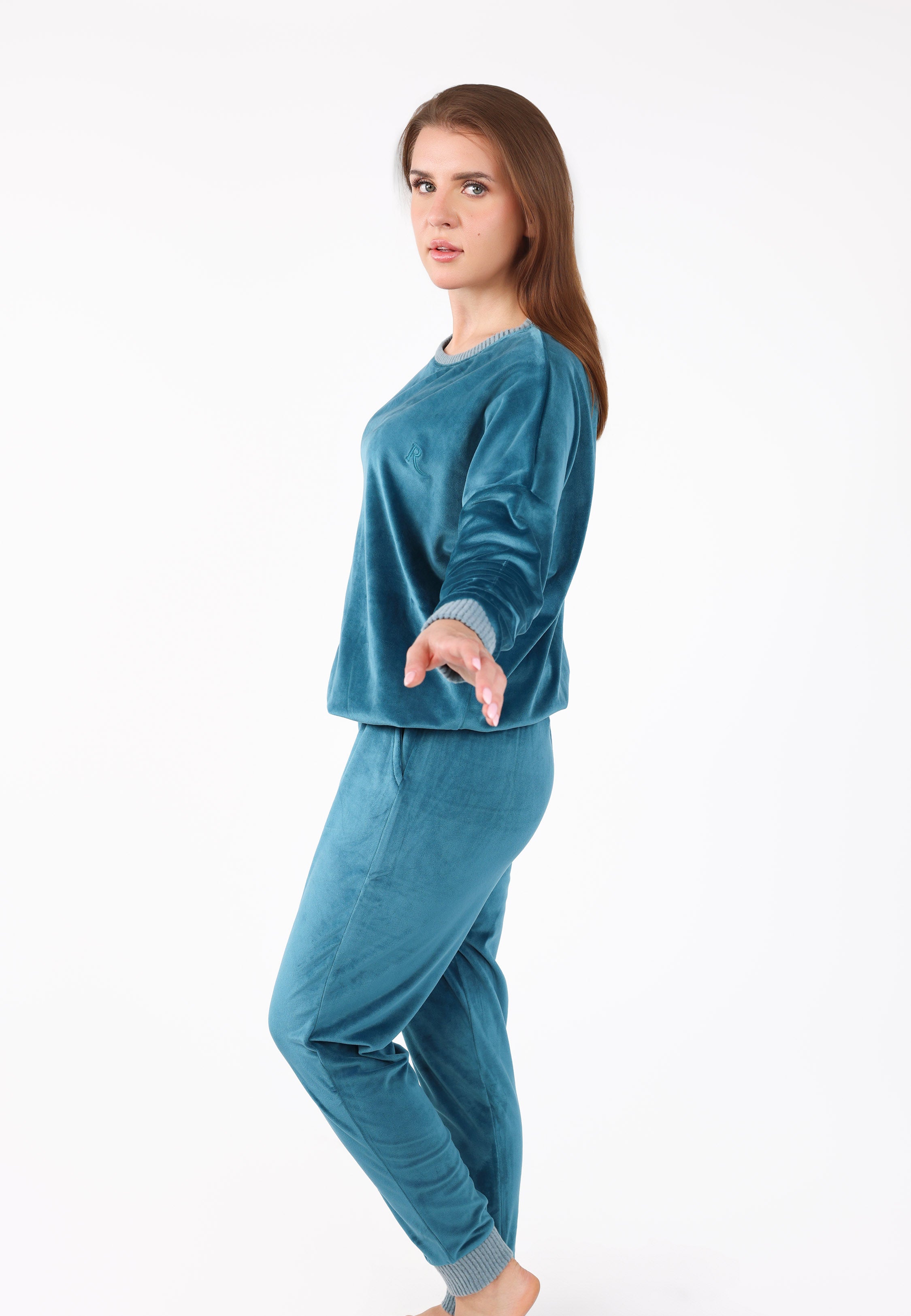 Ensemble pyjama femme en velours doux à col rond
