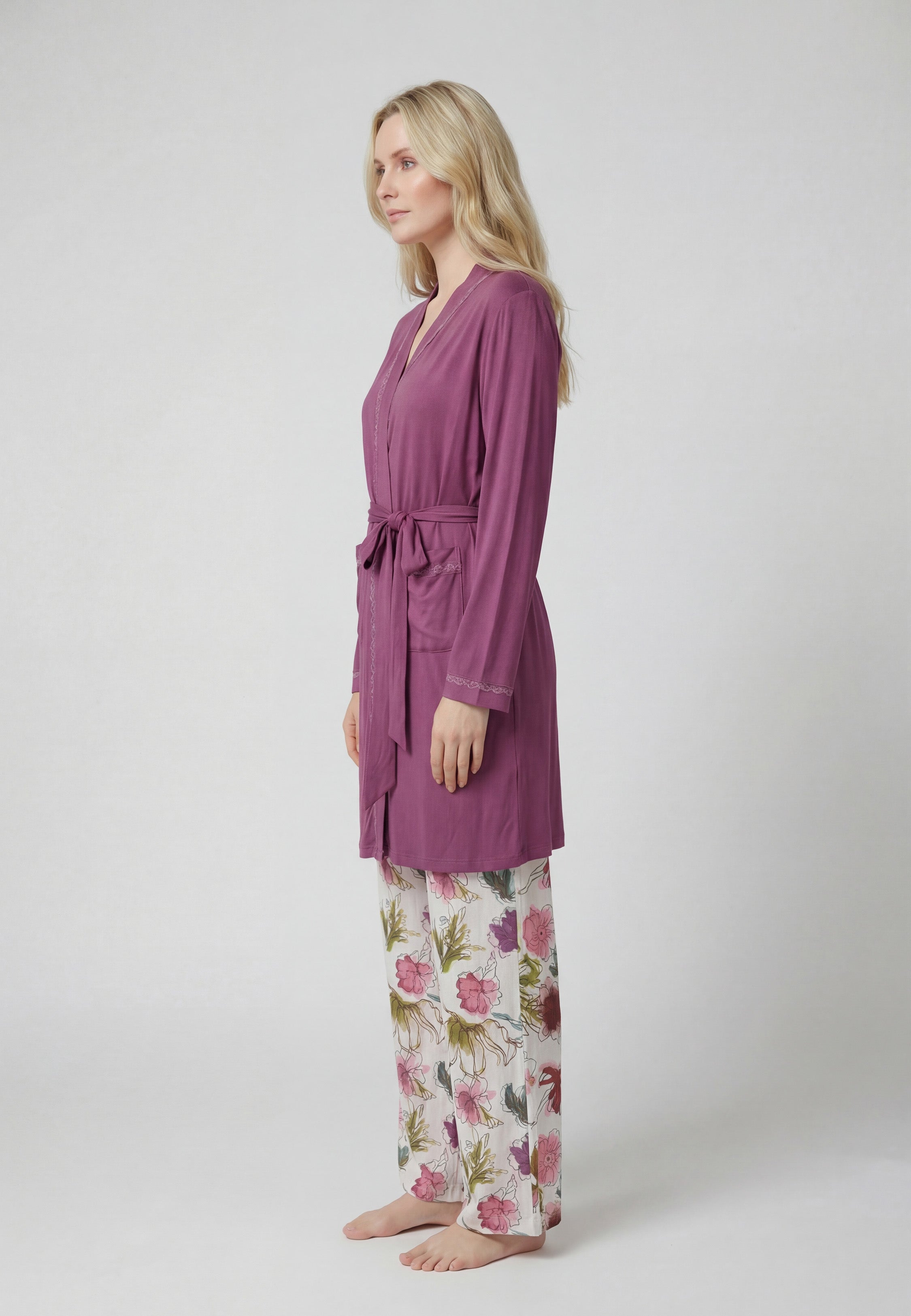 Peignoir Femme avec Finitions en Dentelle