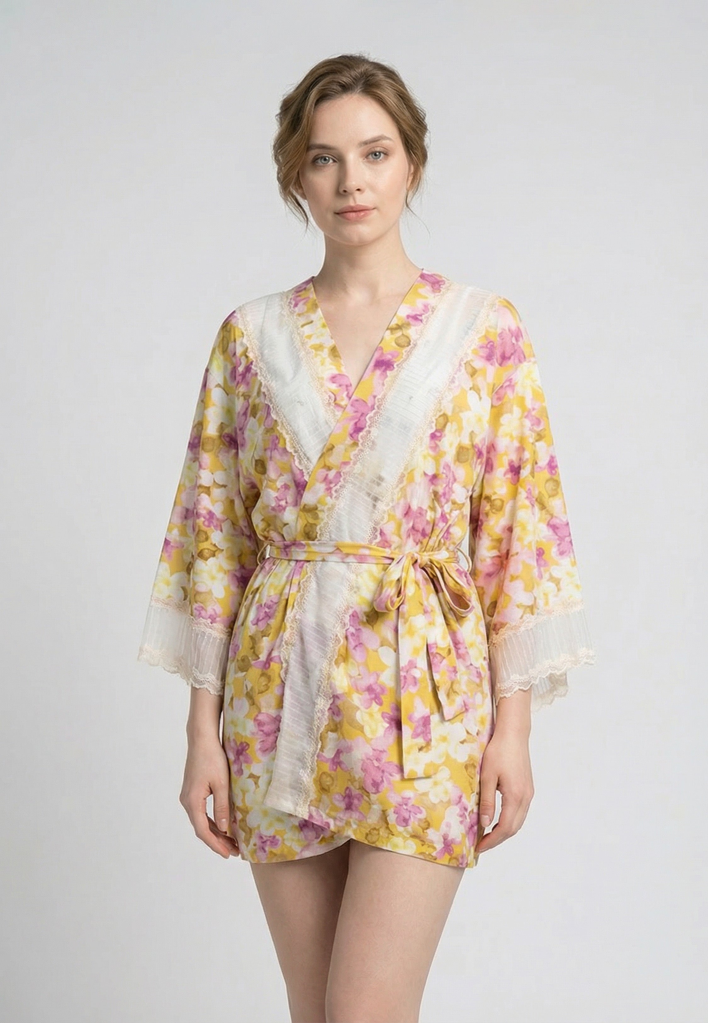Kimono Court Croisé Imprimé Fleuri à Ceinture