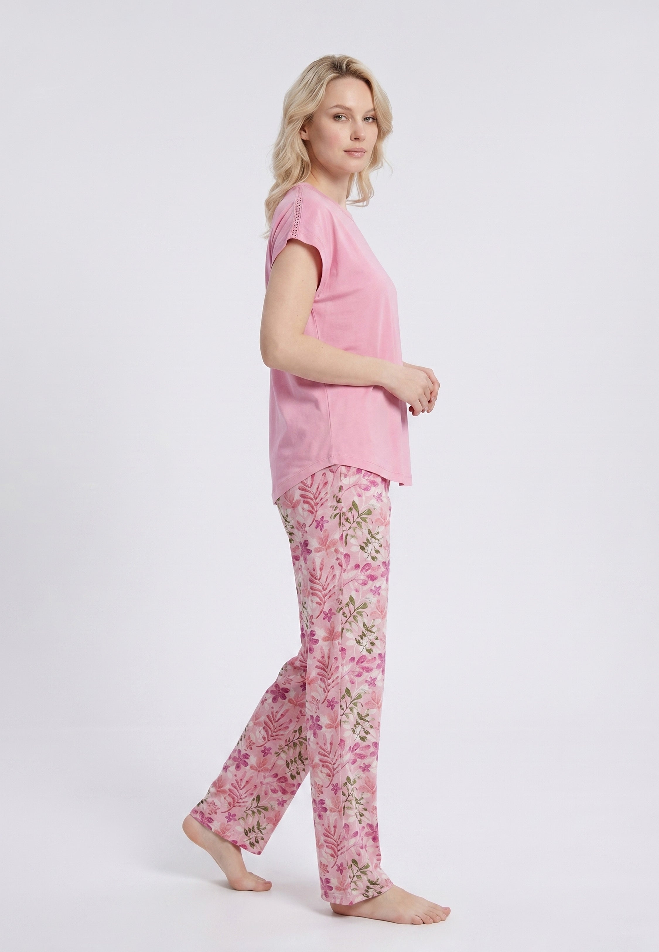 Pyjama T-Shirt Col Rond Ajouré & Pantalon Fleuri