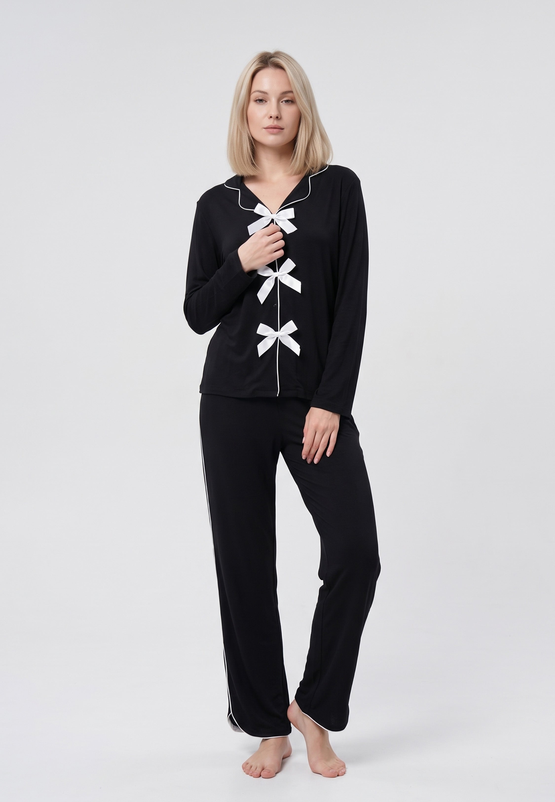 Ensemble pyjama noir à nœuds en satin blanc Rosabella