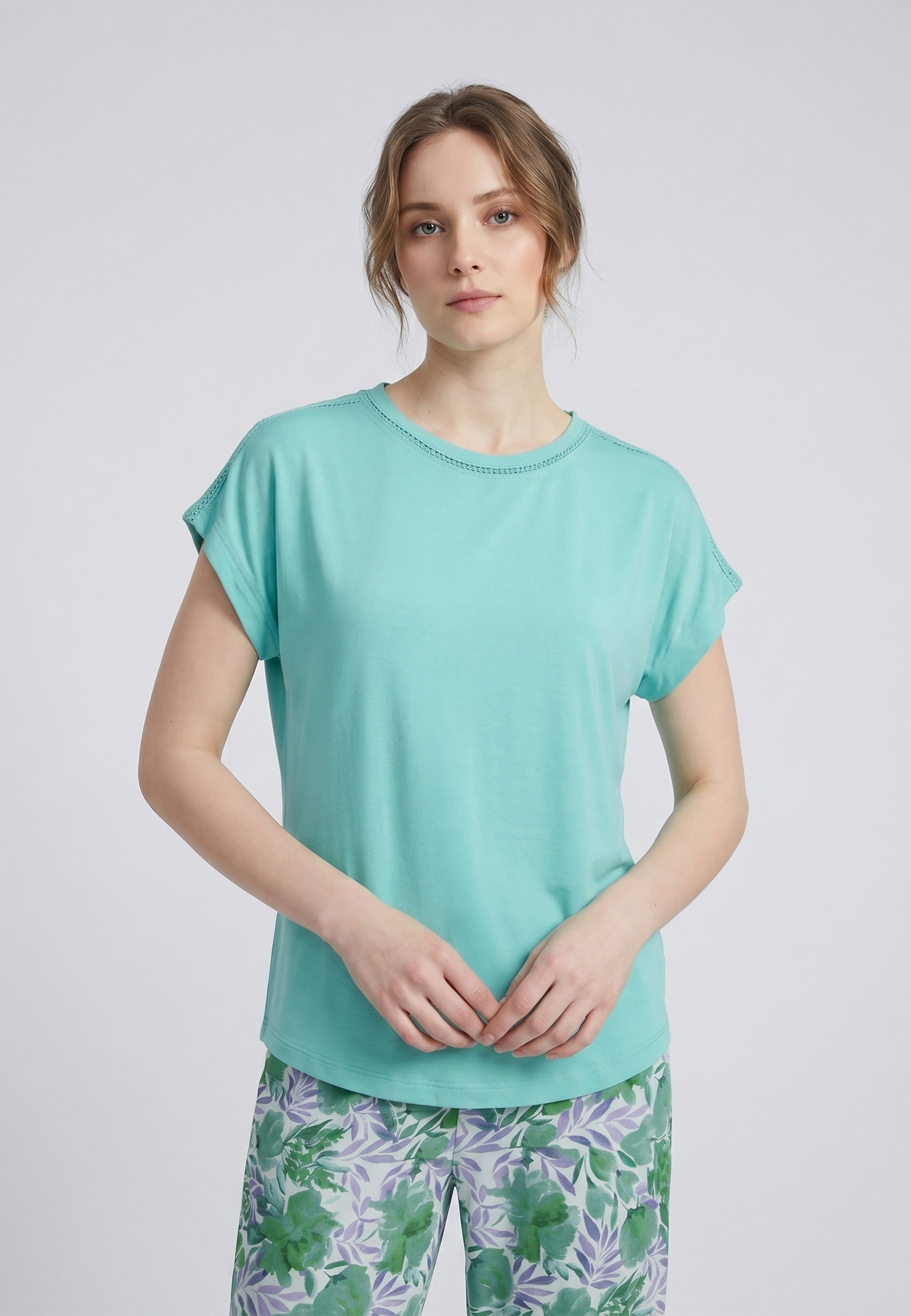 Pyjama T-Shirt Col Rond Ajouré & Pantalon Fleuri