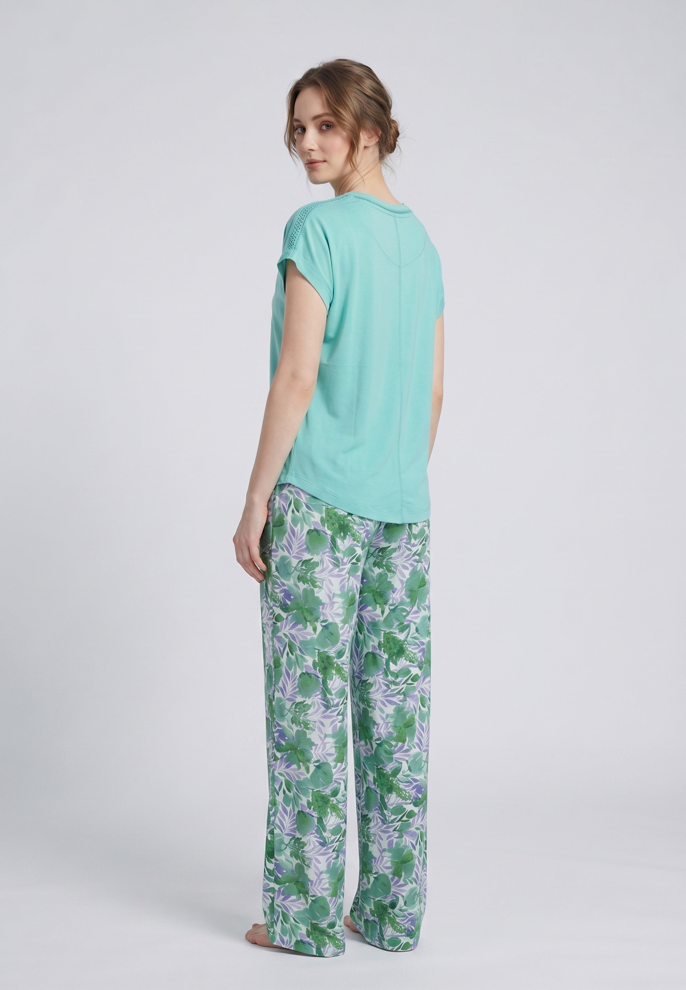 Pyjama T-Shirt Col Rond Ajouré & Pantalon Fleuri