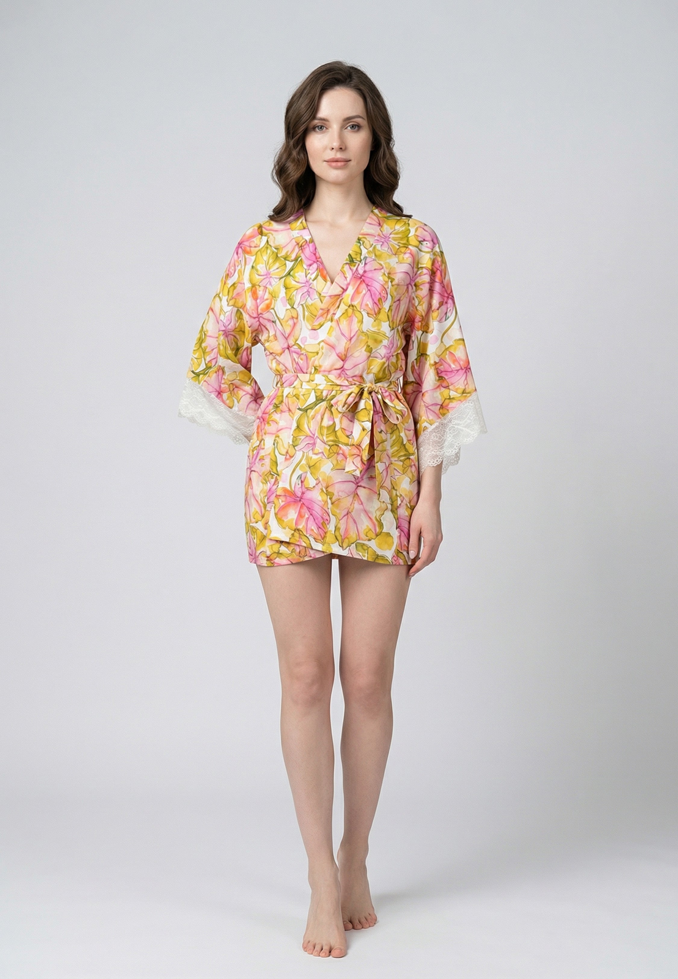 Kimono Femme Fleuri avec Dentelle et Ceinture