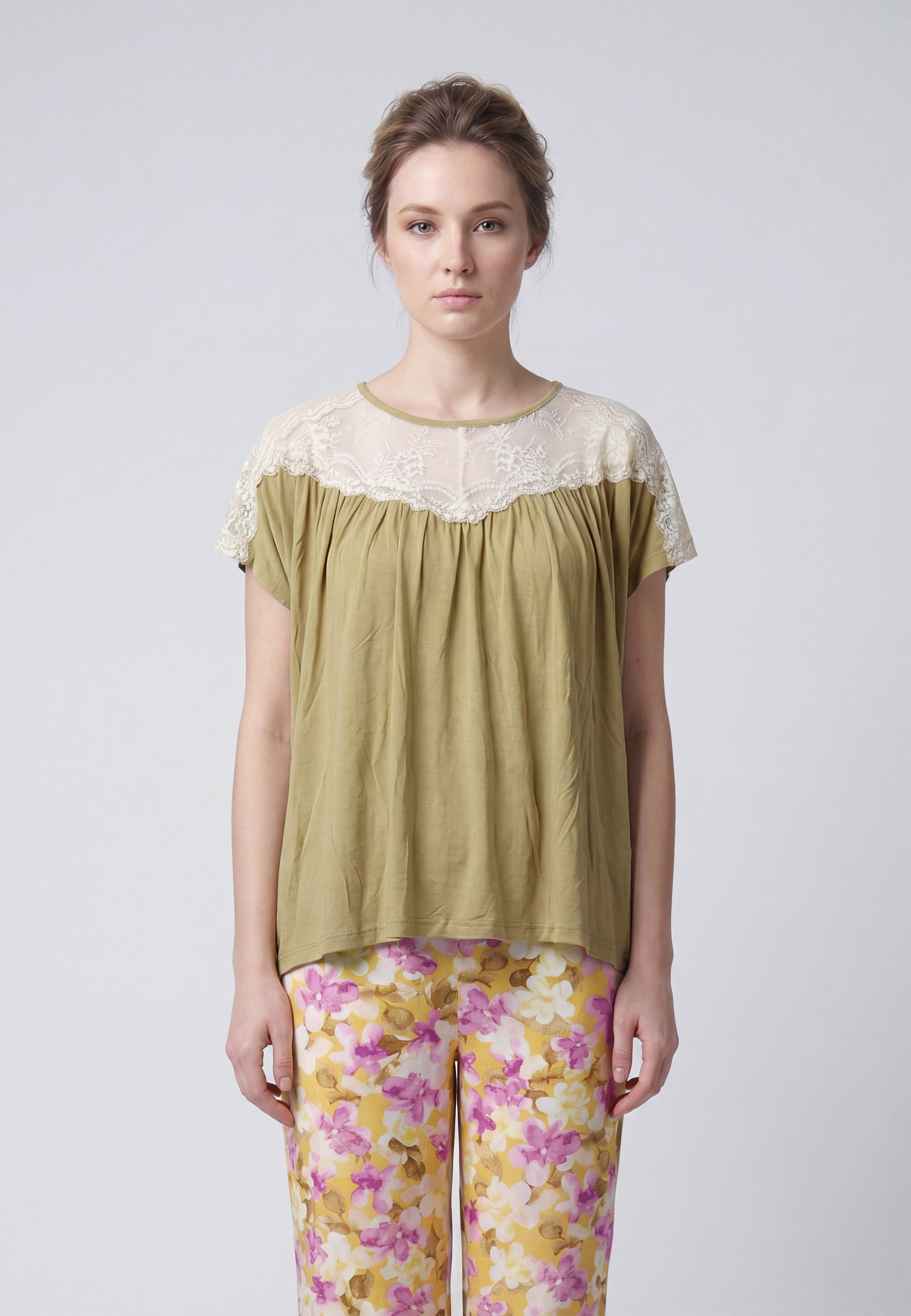 Pyjama T-Shirt Empiècement Dentelle & Pantalon Fleuri