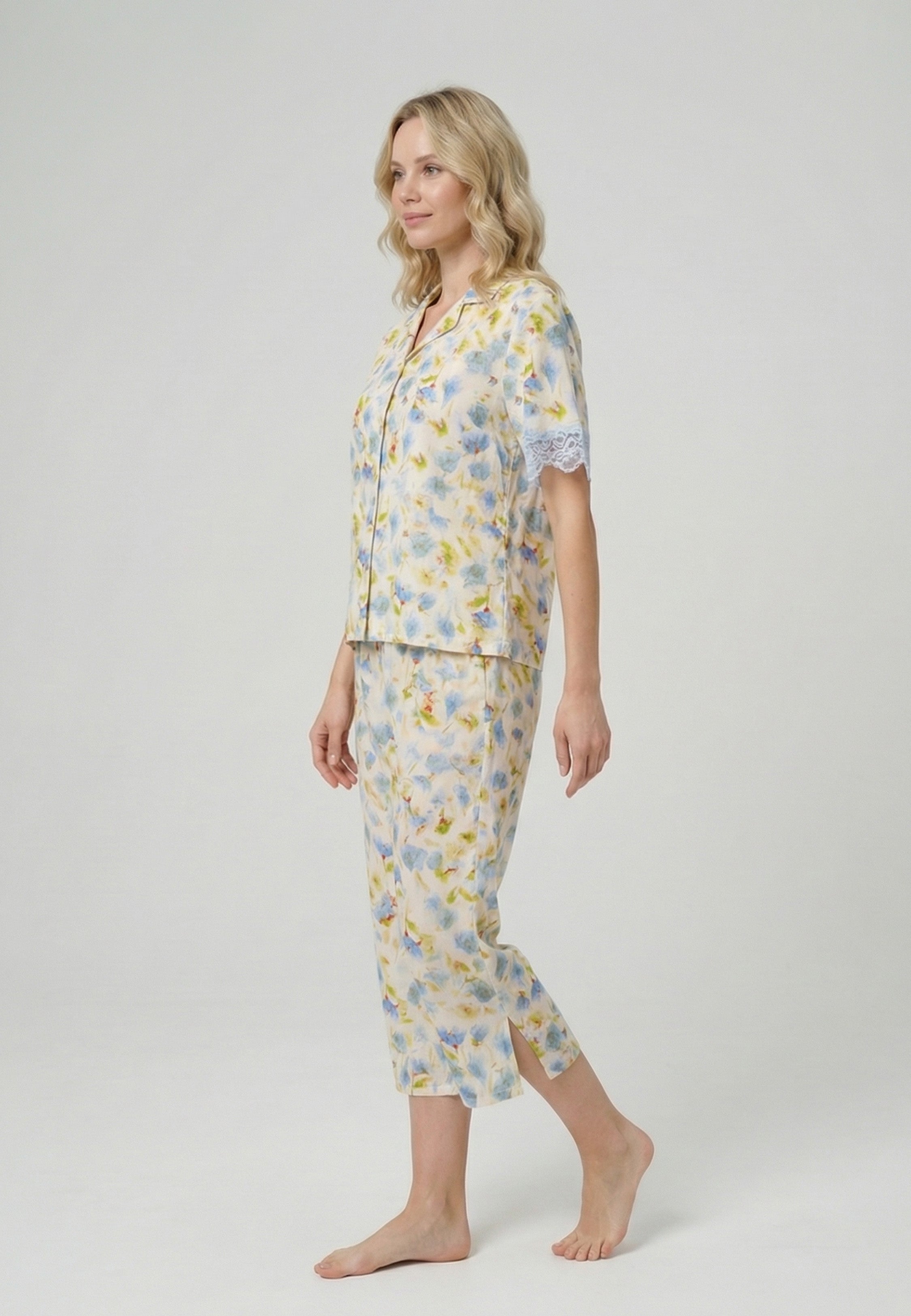 Ensemble Pyjama Femme Imprimé Floral avec Finitions en Dentelle
