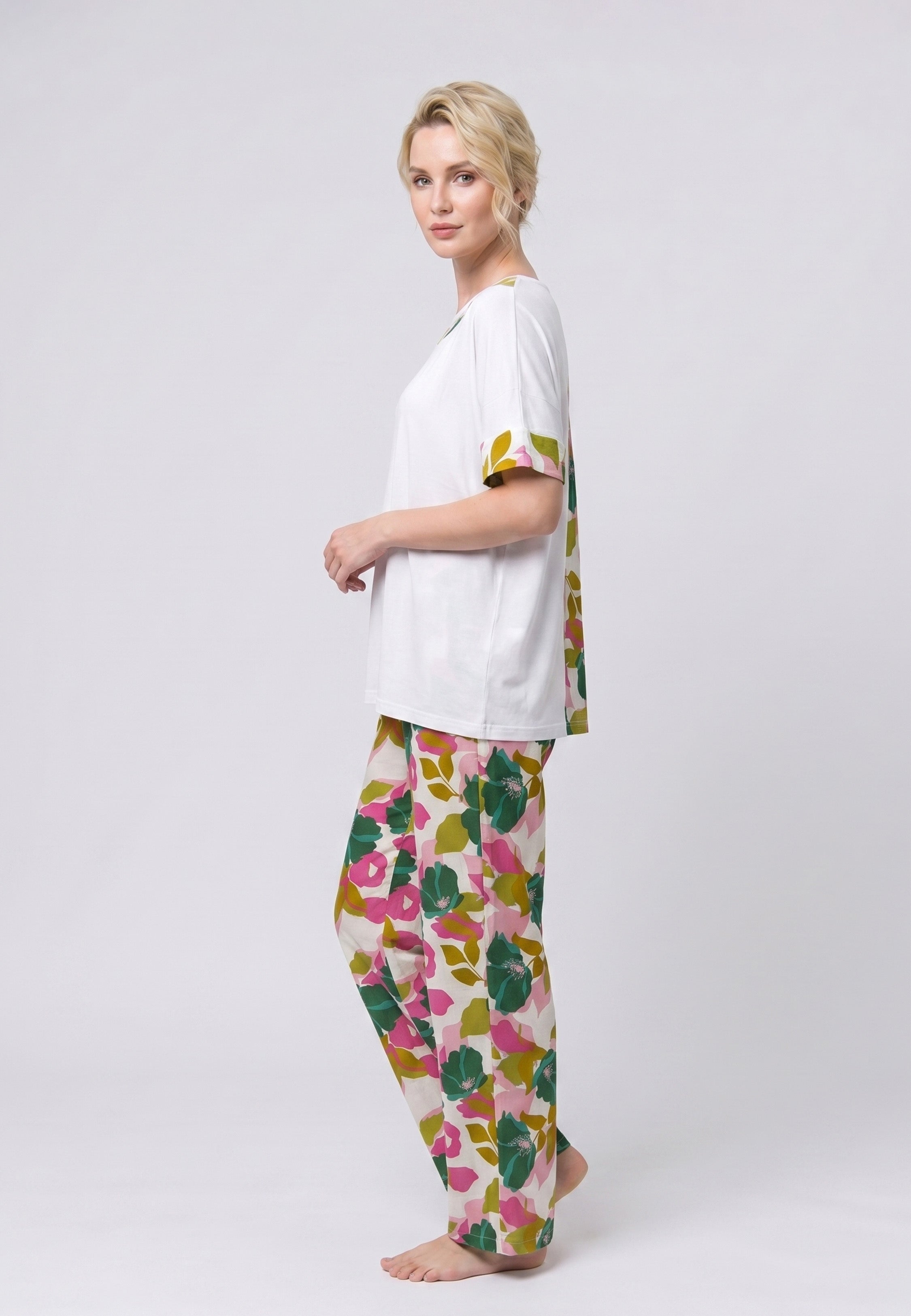 Pyjama T-Shirt Oversize Finition Florale & Pantalon