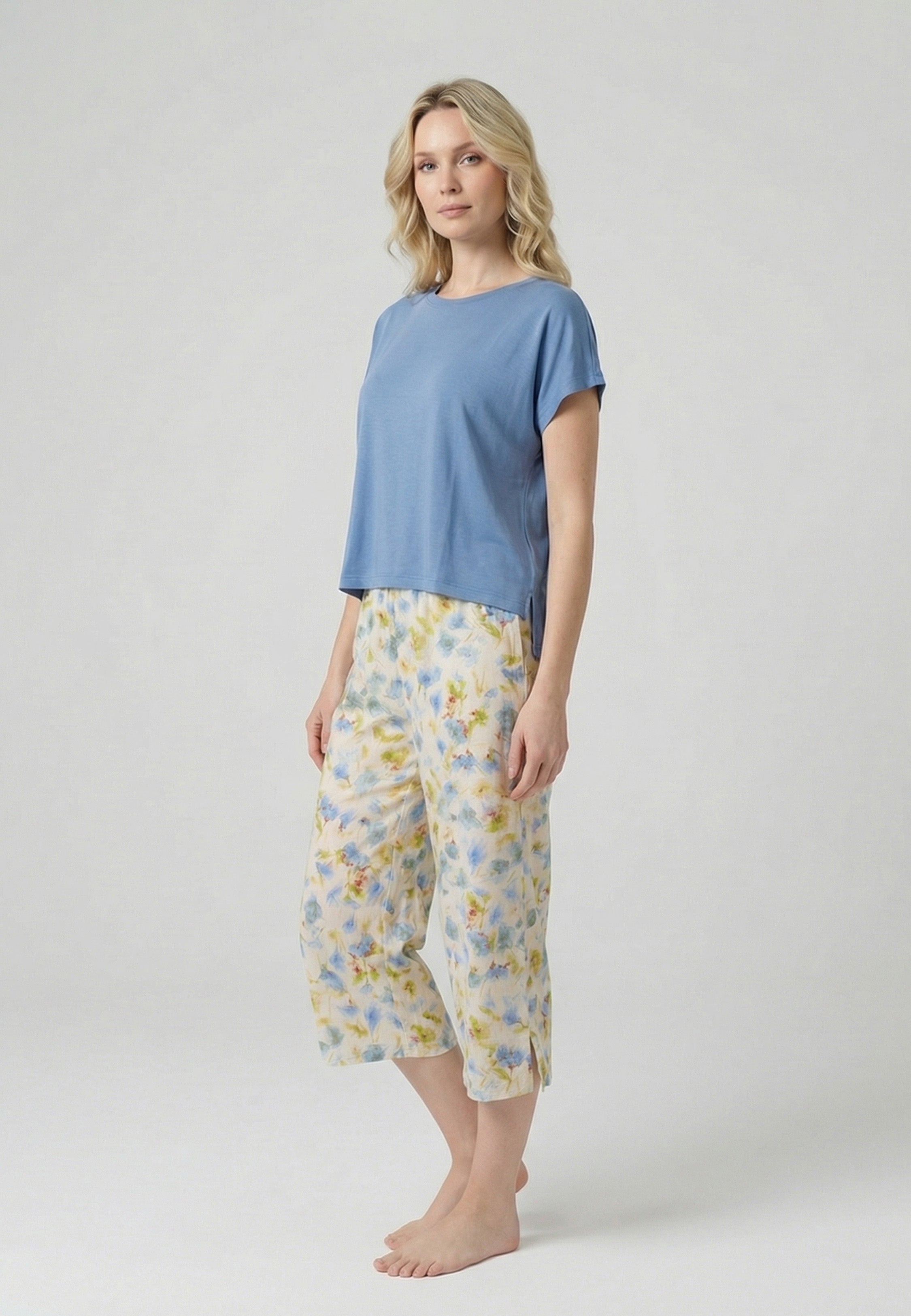 Ensemble Pyjama T-shirt & Pantalon 3/4 Fleuri