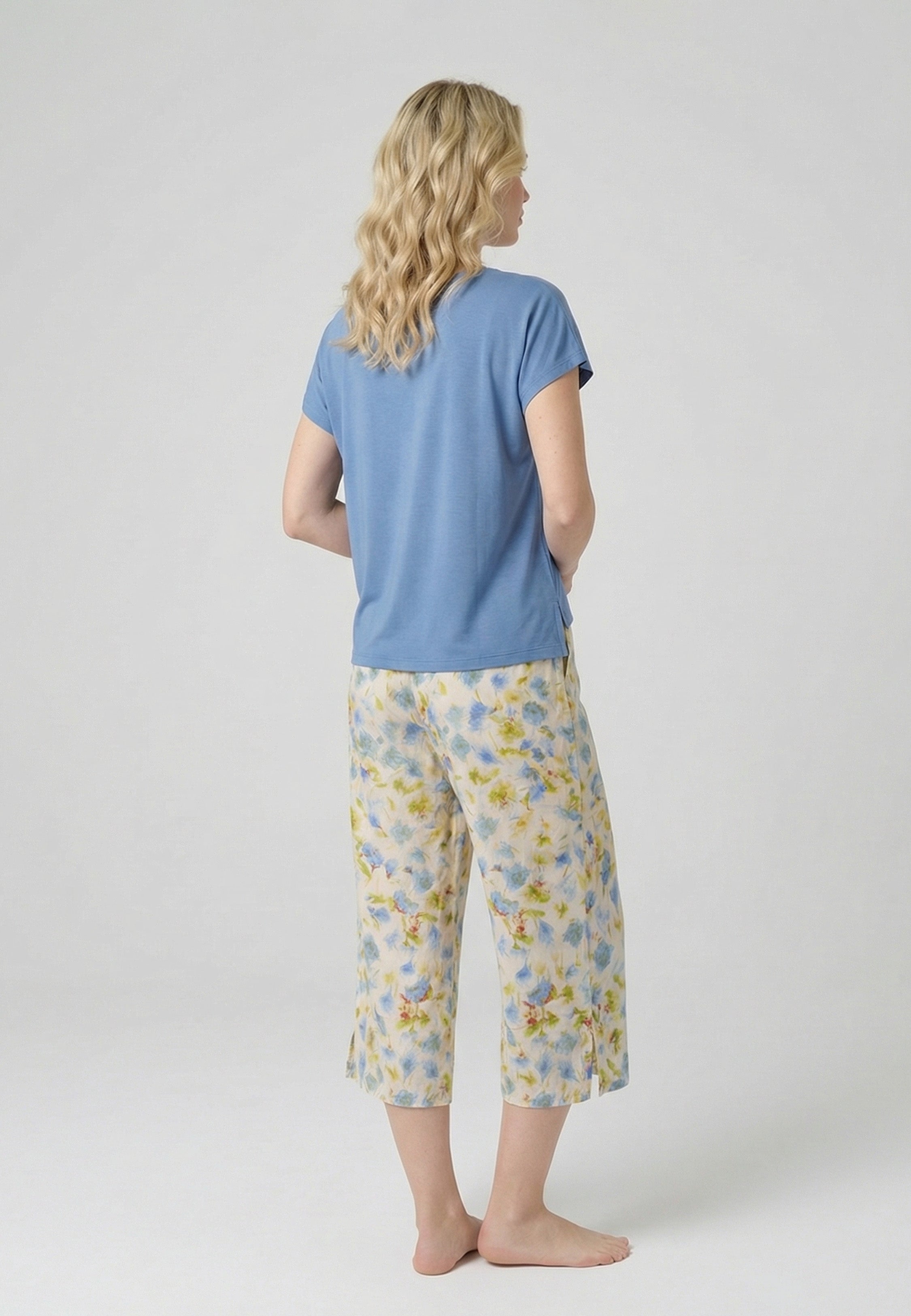 Ensemble Pyjama T-shirt & Pantalon 3/4 Fleuri