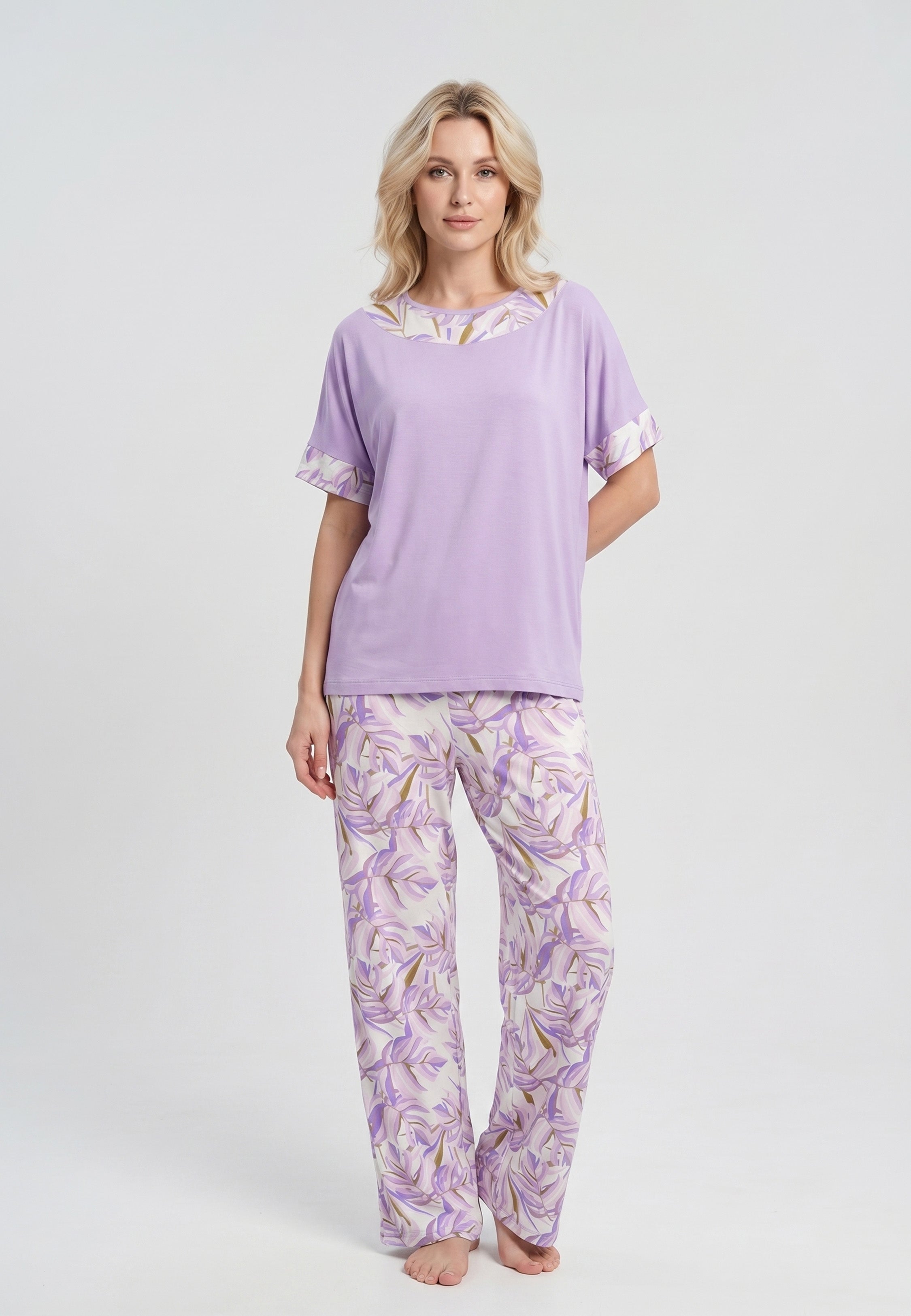 Pyjama T-Shirt Oversize Finition Florale & Pantalon