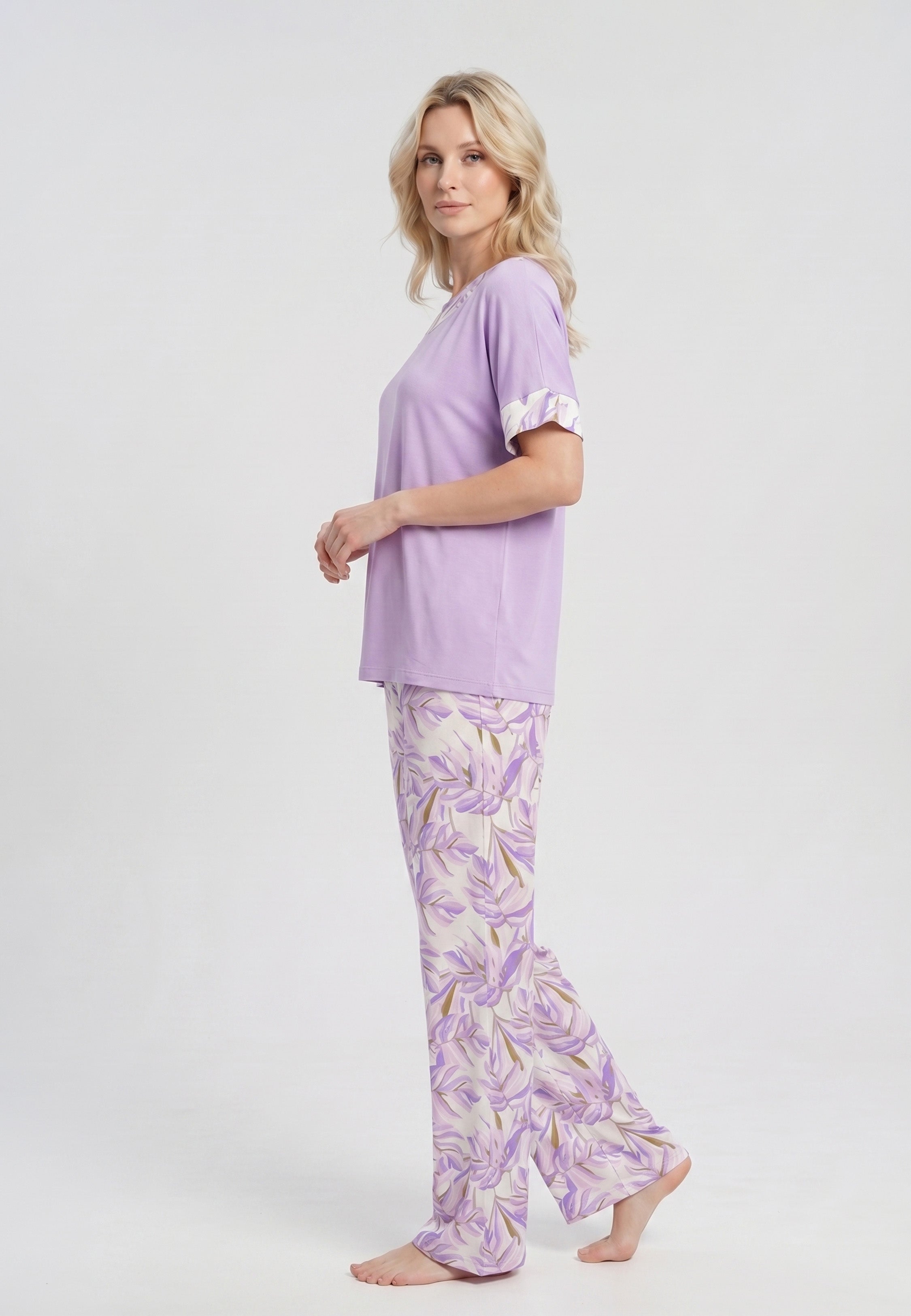 Pyjama T-Shirt Oversize Finition Florale & Pantalon