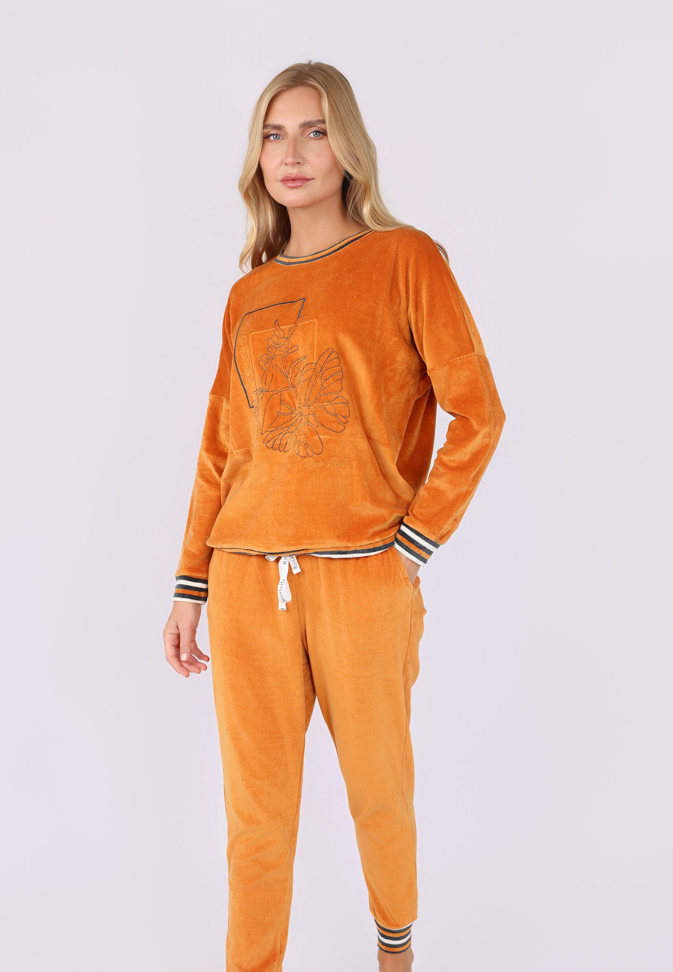 Pyjama caramel à motif brodé | Collection La Douceur d’Hiver