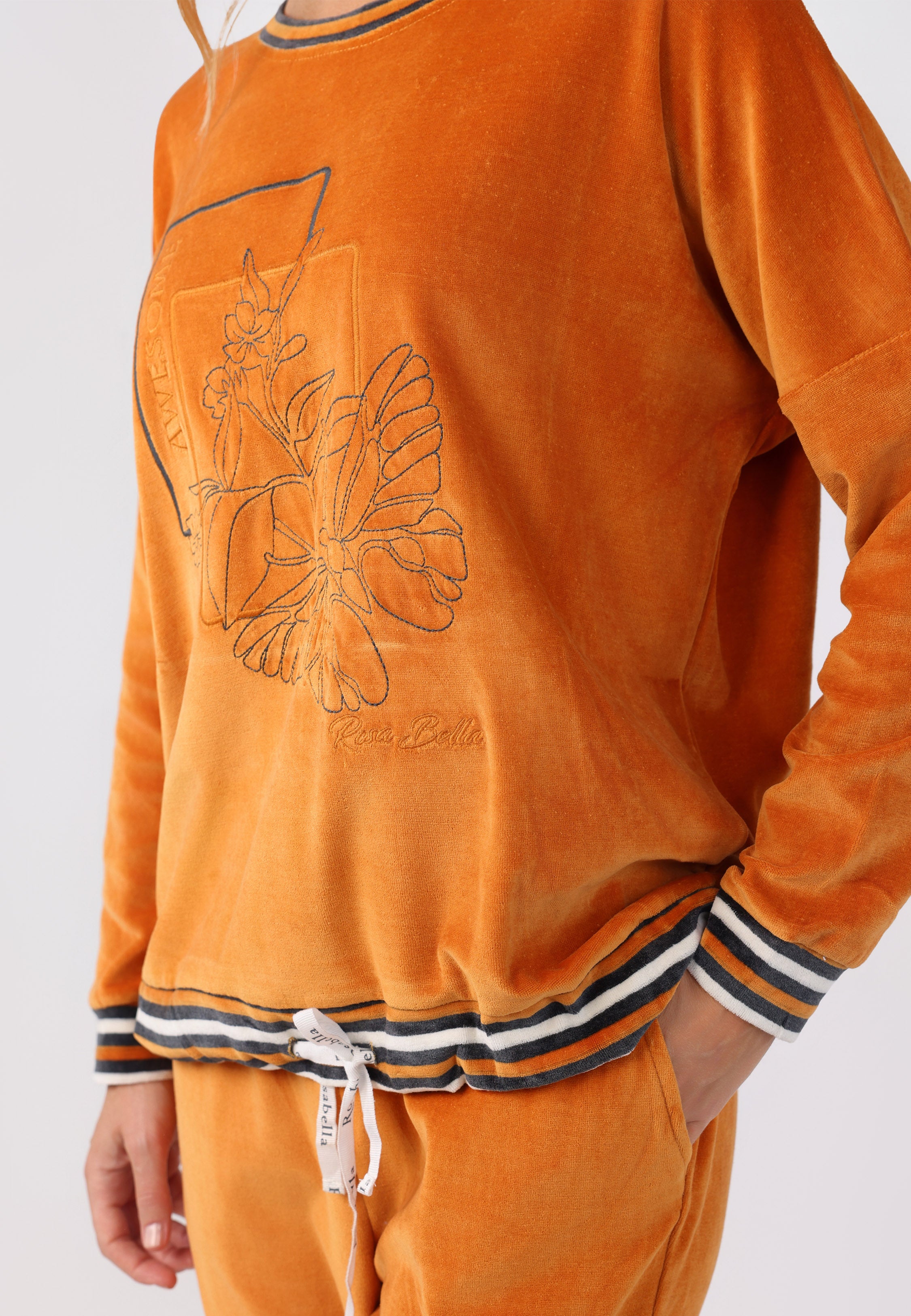Pyjama caramel à motif brodé | Collection La Douceur d’Hiver