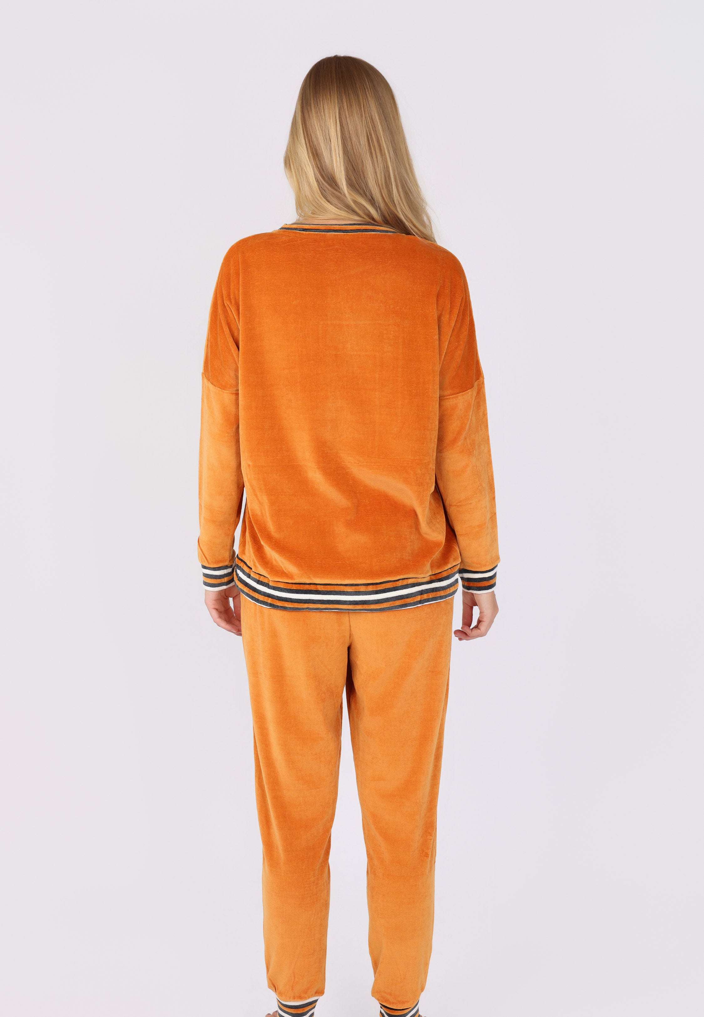 Pyjama caramel à motif brodé | Collection La Douceur d’Hiver