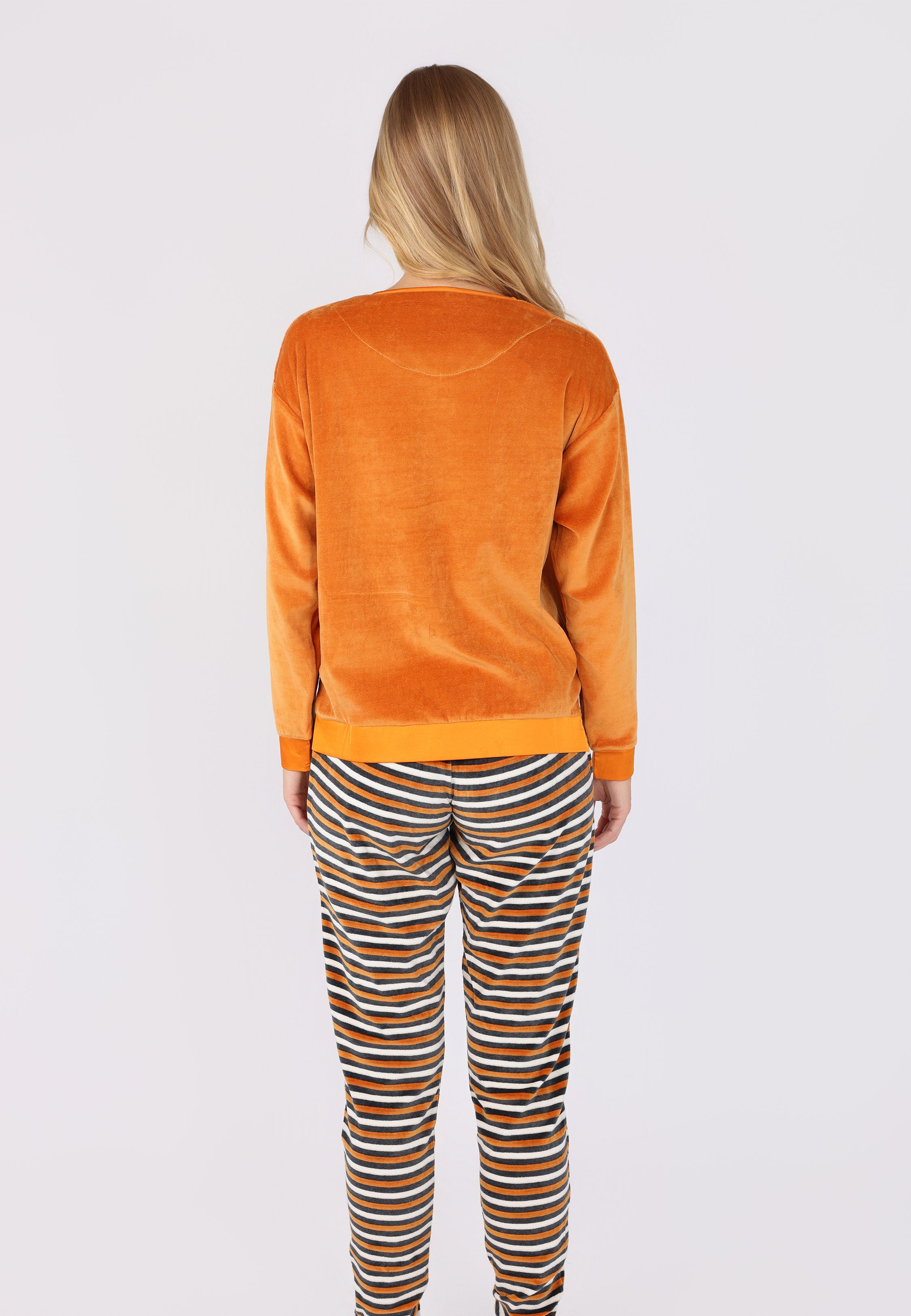 Pyjama caramel avec détail satiné | Collection La Douceur d’Hiver
