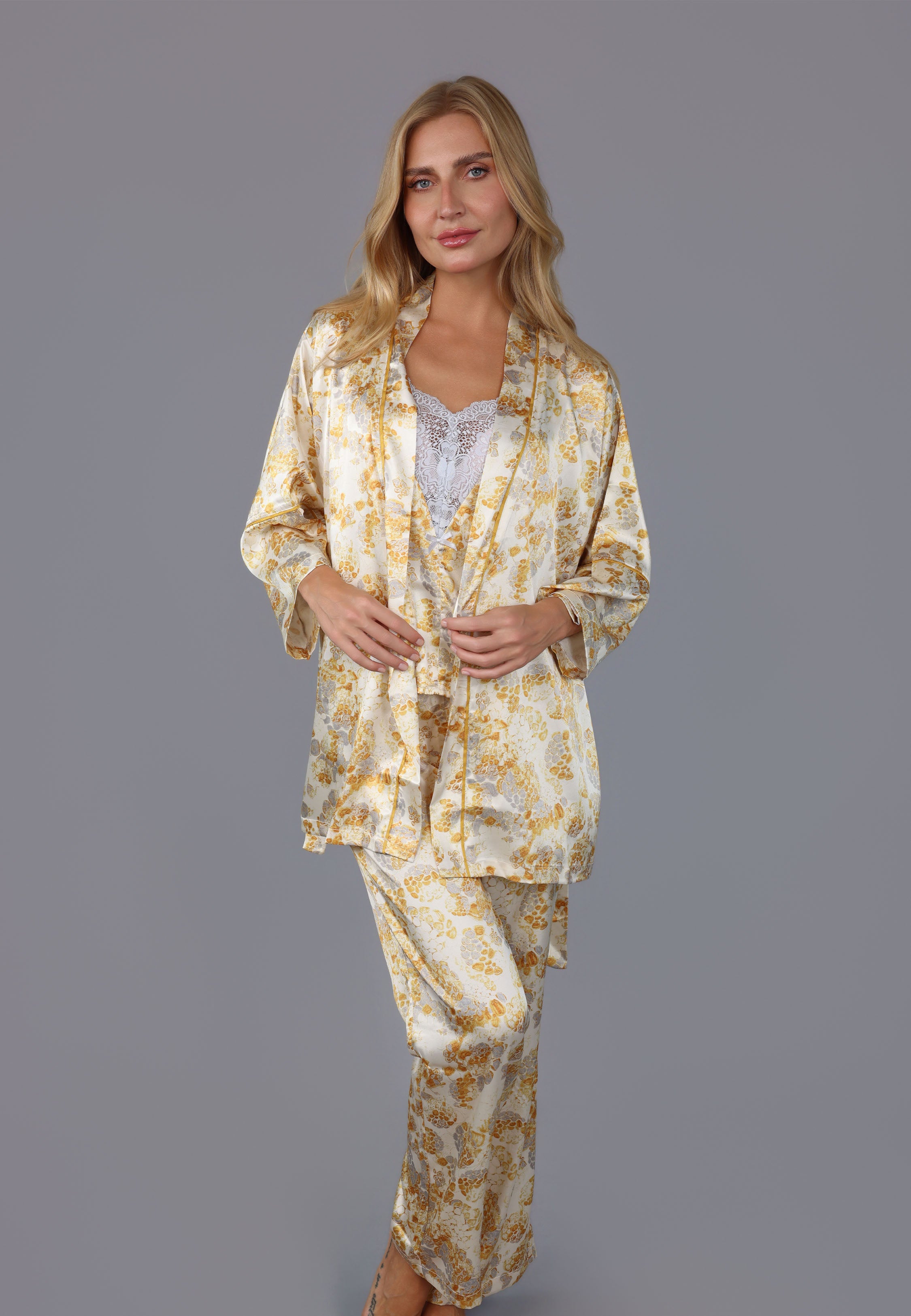 Peignoir femme satin imprimé fleuri moutarde