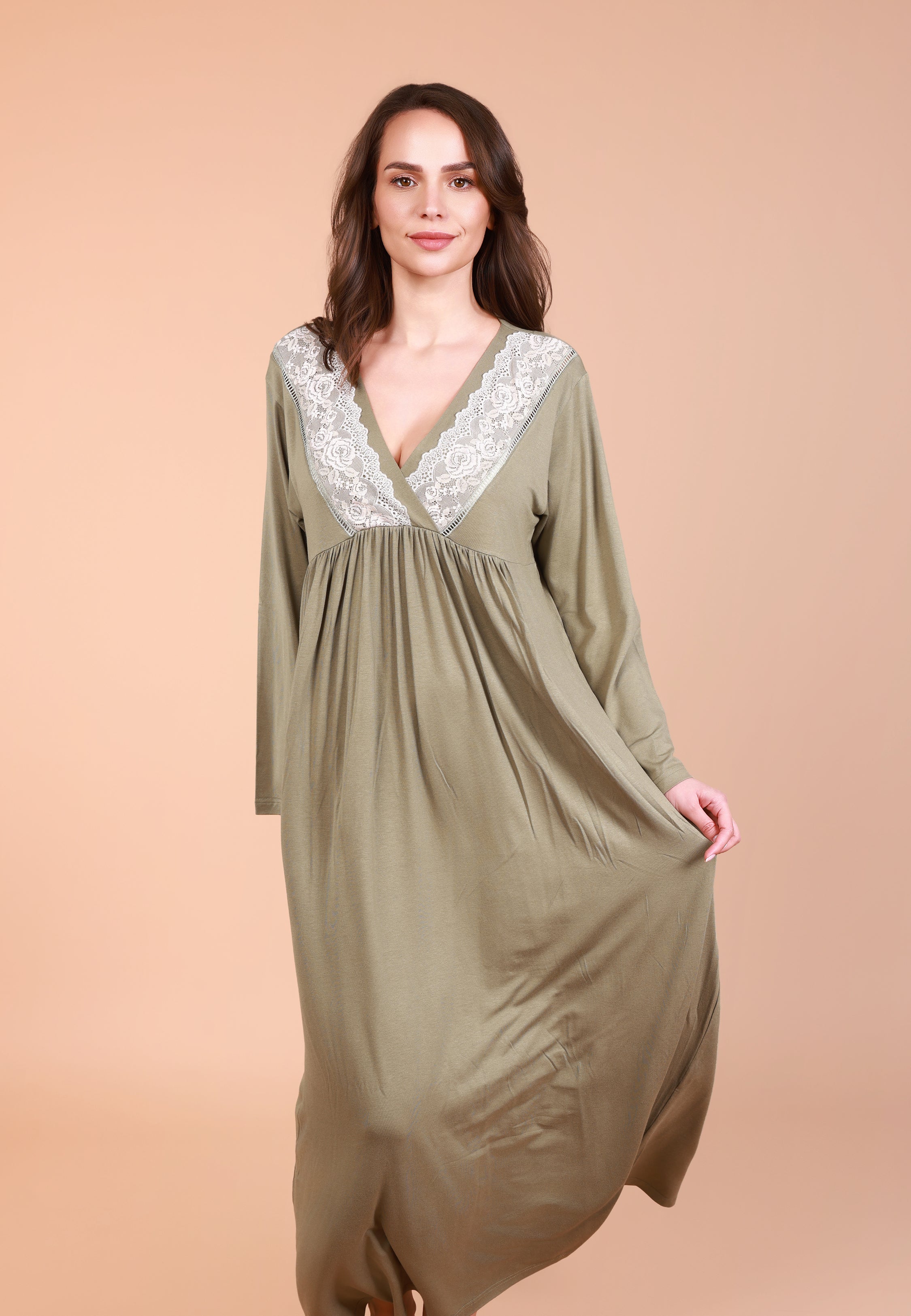 Robe longue avec détails en dentelle | Collection TOUCHE D'ÉLÉGANCE