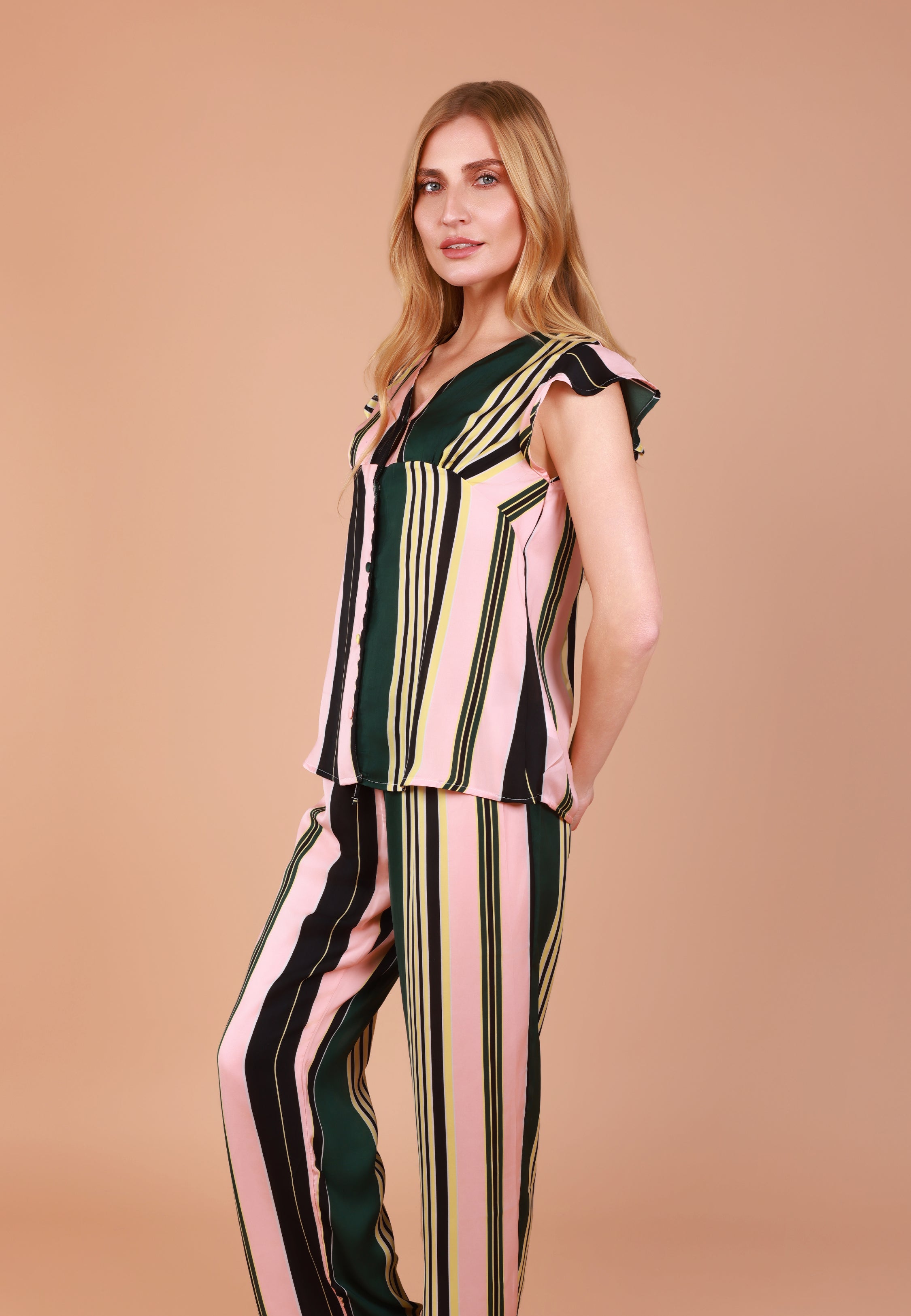 Pyjama Satin Rayé avec manches à volants | Collection GÉOMÉTRIQUE