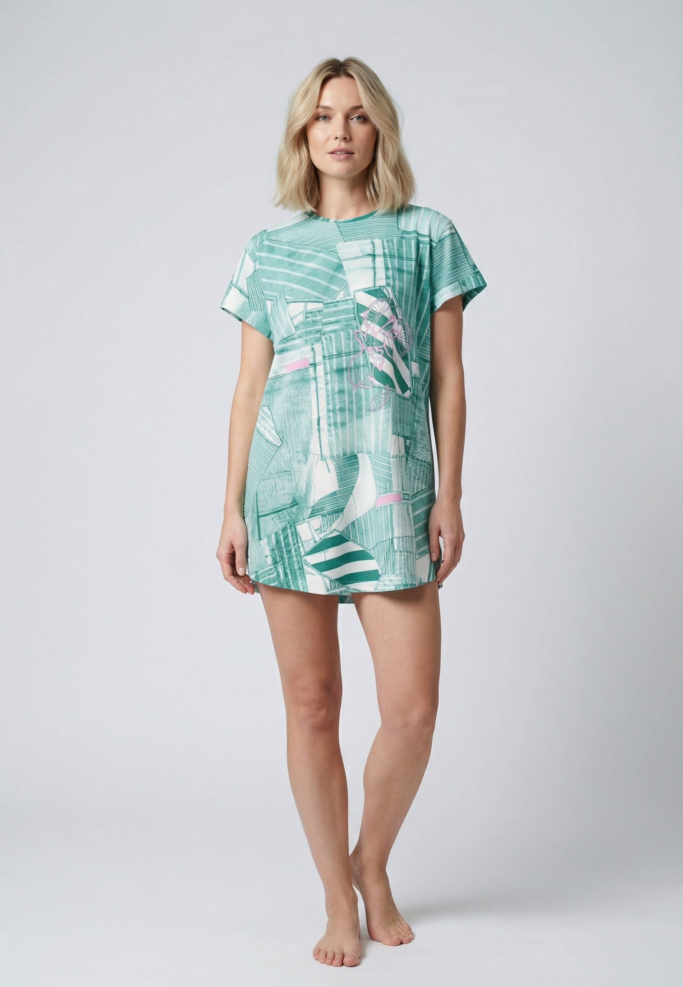 Robe courte imprimée en coton avec manches courtes et coupe fluide confortable pour femme